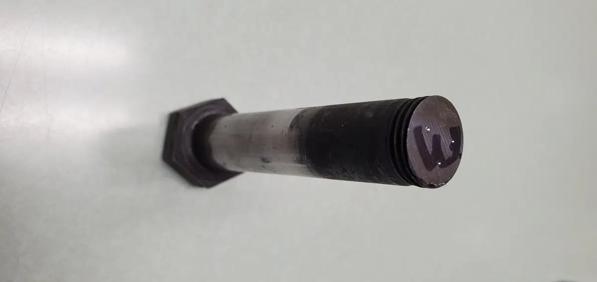 Bolt-with-Rockwell-Core-Hardness-Indents