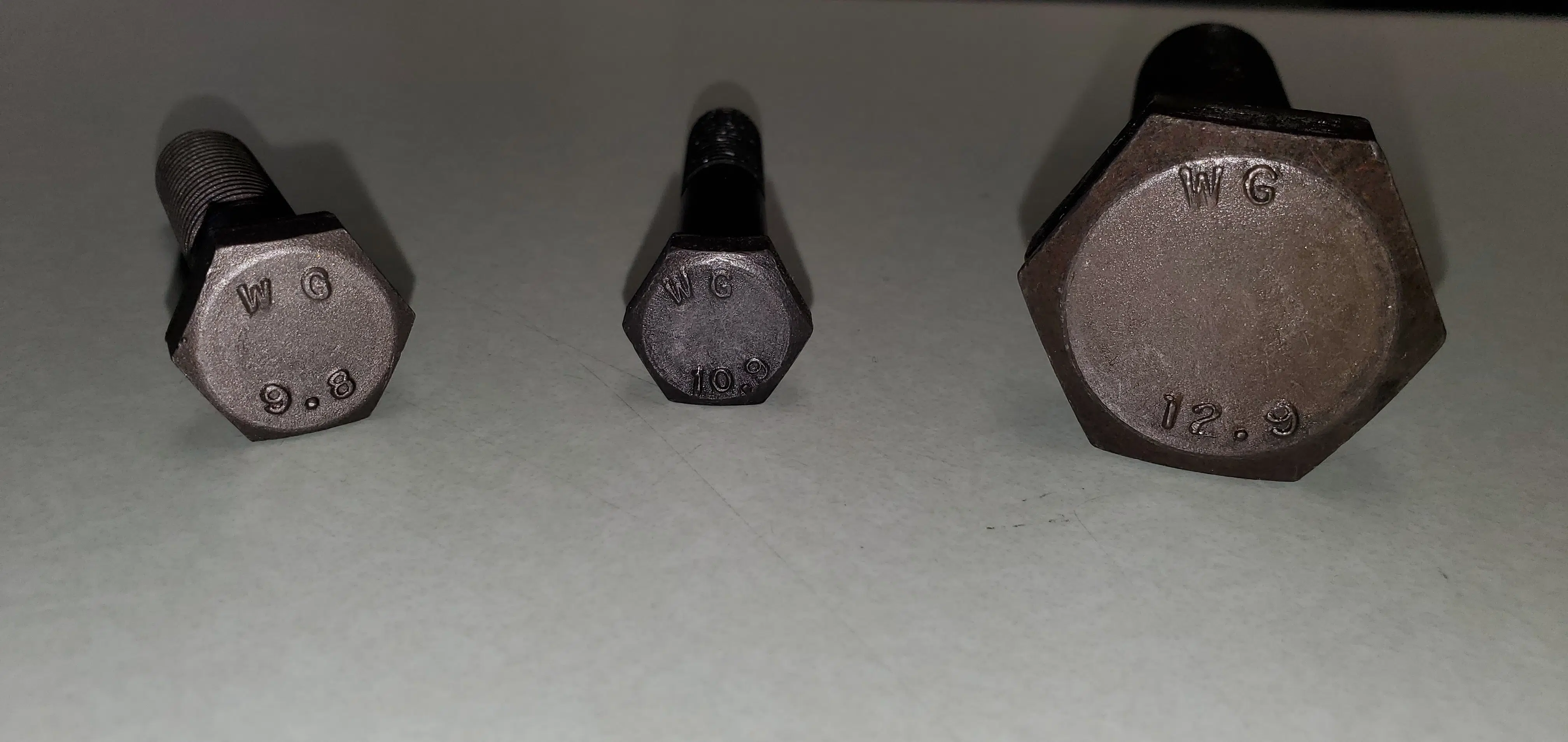 Metric Head Markings